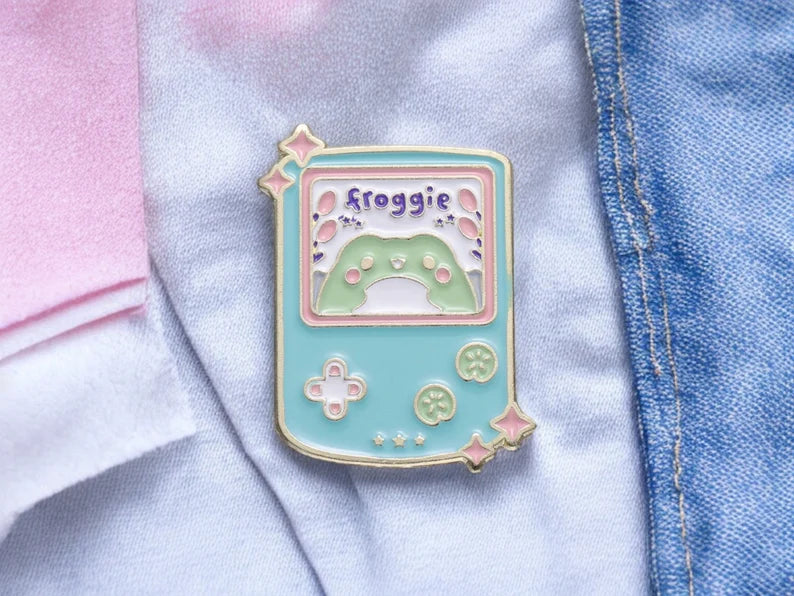 Pin's Broche Email | Console Jeux Grenouille | Game Boy | Grenouille | Kawaii | Fun | Humour