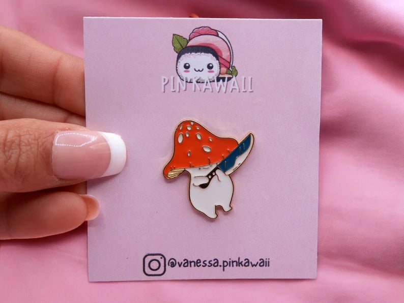 Pin's Broche Email | Champignon Couteau | Humour | Mignon | Fun | Kawaii