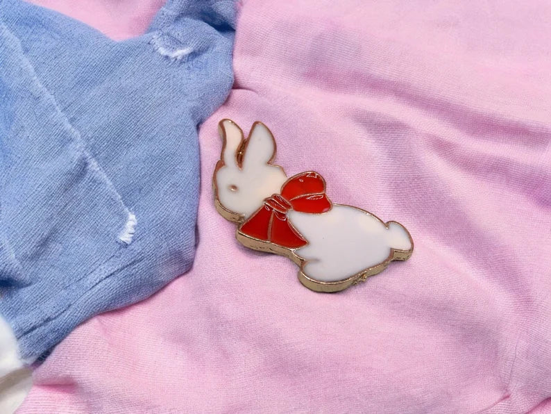 Pin's Broche Email | Alice aux Pays des Merveilles | Lapin En Retard Alice | Kawaii Mignon