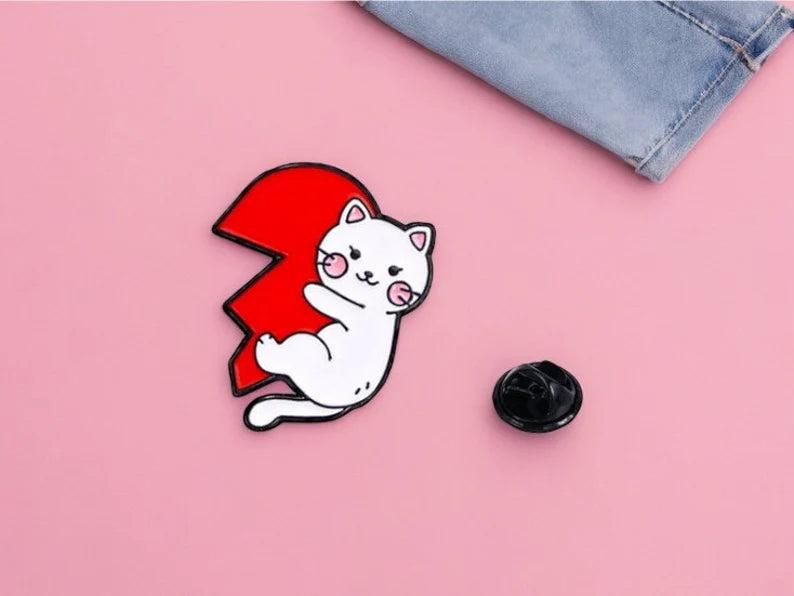 Lot de 2 Pin's Broche Email | A partager | Coeur couper en 2 | BFF ou Couple | Kawaii | Mignon Chat Coeur