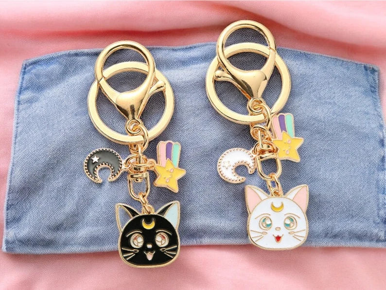 Metal Key Ring | Black or White Cat | Cute | Comic Strip | Kawaii