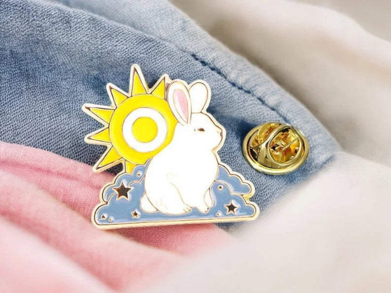 Pin's Broche Email | Lapin Lune ou Soleil | Kawaii | Mignon Dessin Animé