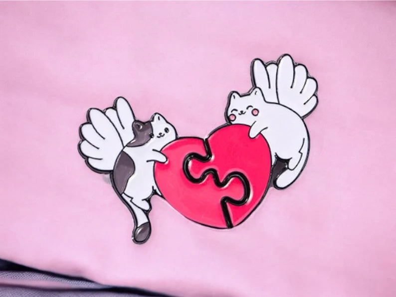 Lot de 2 Pin's Broche Email | A partager | Coeur couper en 2 | BFF ou Couple | Kawaii | Mignon Chat Coeur