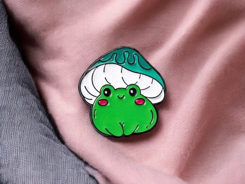 Pin's Broche Email | Grenouille Champignon | Forestier | Kawaii | Fun | Mignon Dessin Animé