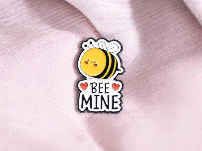 Pin's Broche Email | Dessin Animé Abeille | Jeu de Mots Bee Mine, Let it Bee | Kawaii | Mignon Humour Fun