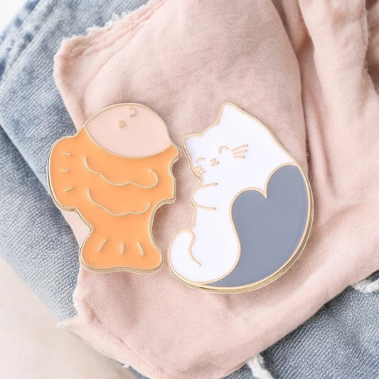 Lot de 2 Pin's Broche Email | A partager | Chat Poisson couper en 2 | BFF ou Couple | Kawaii | Mignon