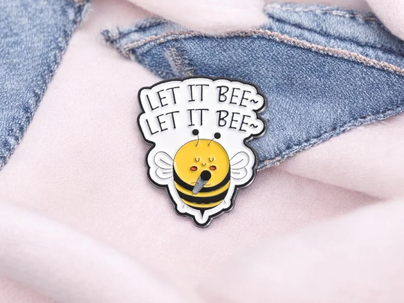 Pin's Broche Email | Dessin Animé Abeille | Jeu de Mots Bee Mine, Let it Bee | Kawaii | Mignon Humour Fun