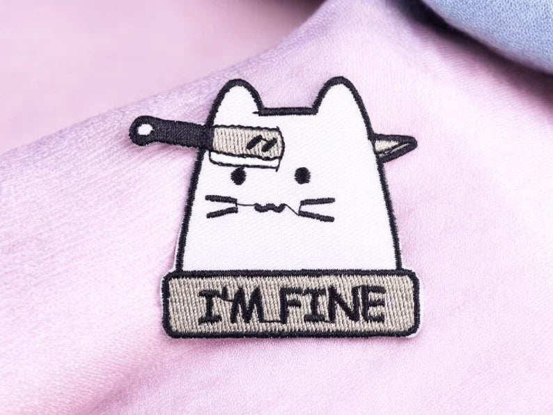 Tissu Broderie | Patch Ecusson Thermocollant Chat Couteau | Humour | Dessin Animé Mignon | Kawaii I'm Fine