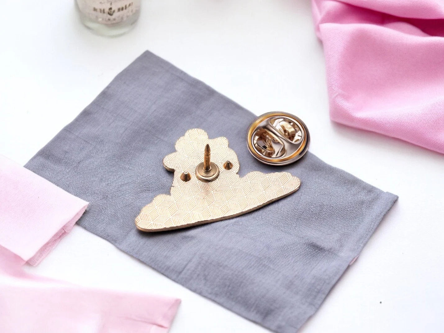 Pin's Broche Email | Cappy Mignon Avec Canard | Cappy | Kawaii | Fun | Humour Mignon