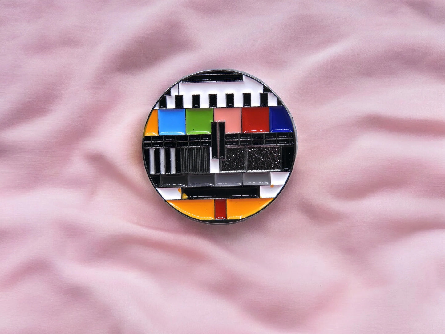 Pin's Broche Email | Télévision Vintage | Humour | Kawaii | Mignon