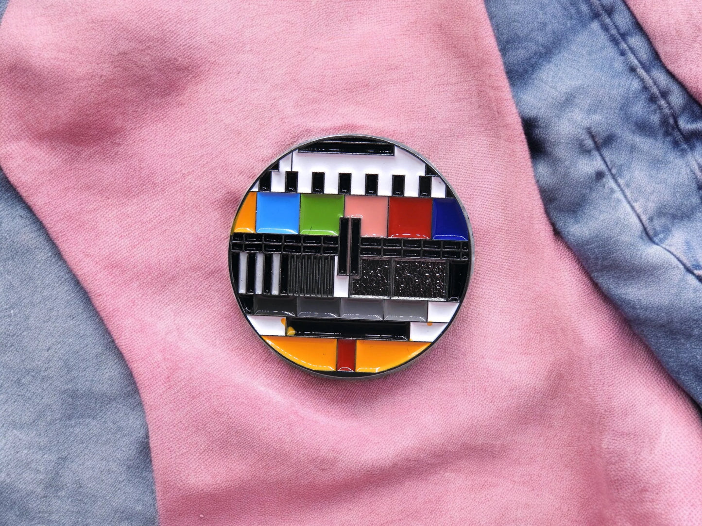 Pin's Broche Email | Télévision Vintage | Humour | Kawaii | Mignon